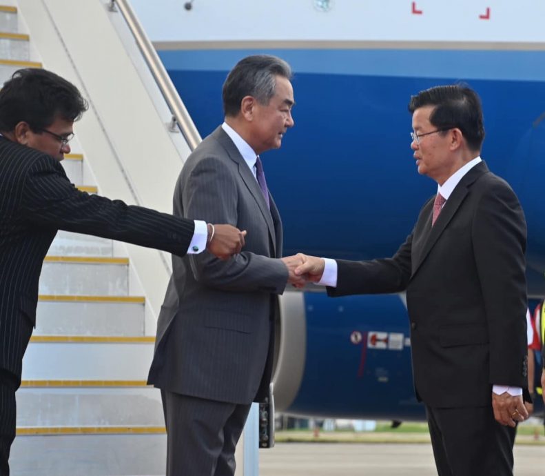 中国外长王毅访马