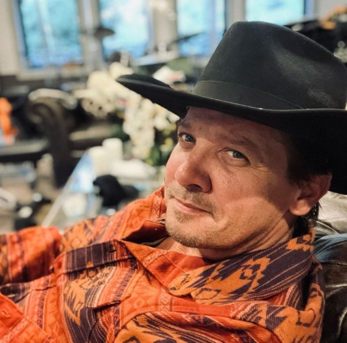 休养8个月出席活动 鹰眼一句话感动网民