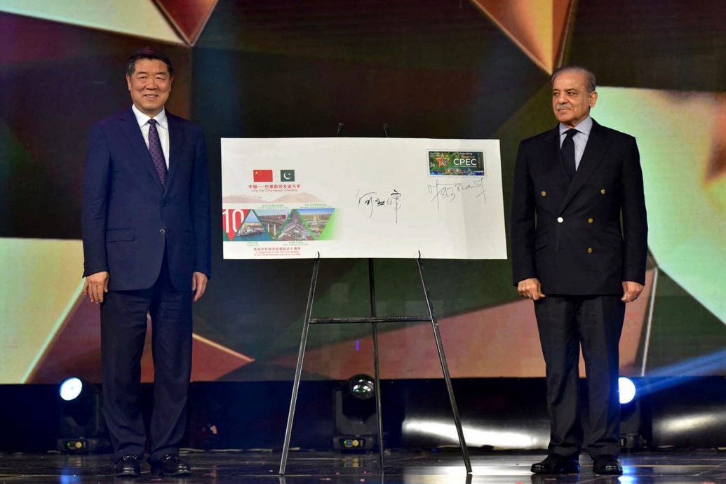 何立峰:过去10年北京在巴基斯坦投资了254亿美元