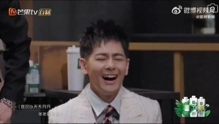 信唱《对你爱不完》面目全非 林志颖笑出囧脸