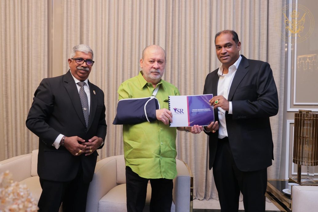 全国:马印社会转型单位主席觐见柔苏丹,探讨协助印裔社区