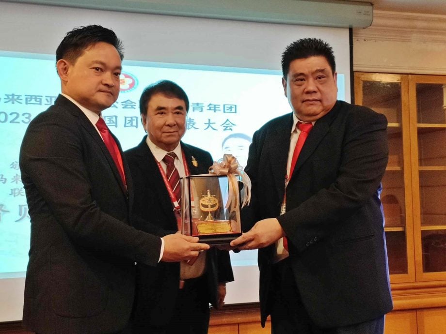 全国:(完结)马来西亚客家公会联合会青年团总团长李致宇希望通过机制保管大马客联会的历届财产,确保客联会稳健发展,给予客家青年团开始创业的机会。