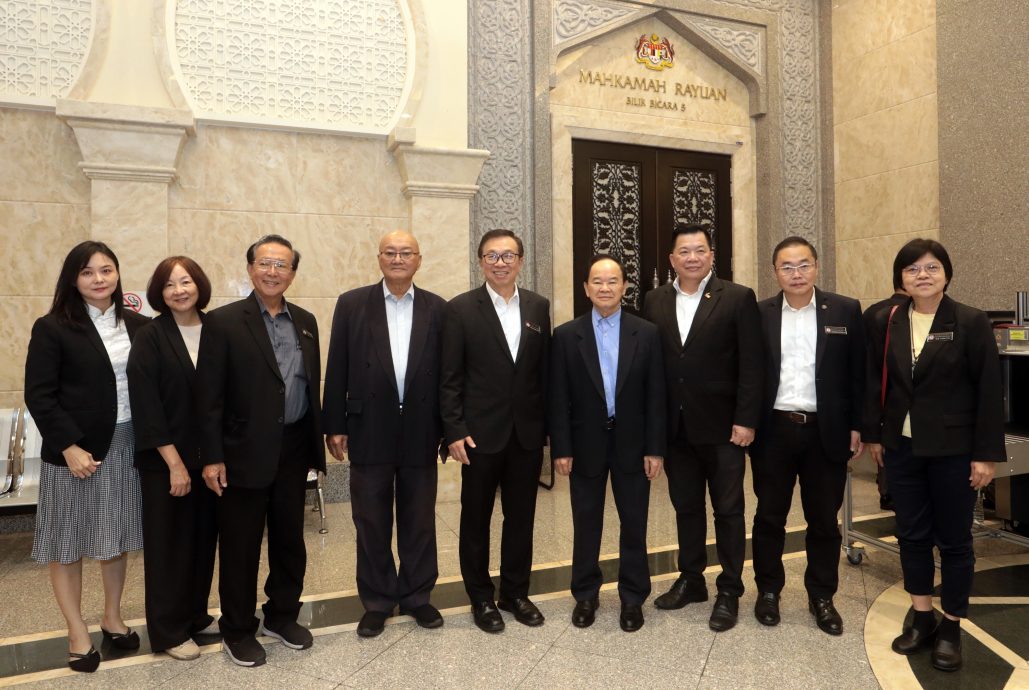 华淡小案/上诉方:改变多源流学校媒介语