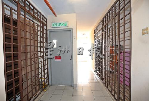 华男被反锁公寓毙命案/女屋主现身喊冤并澄清