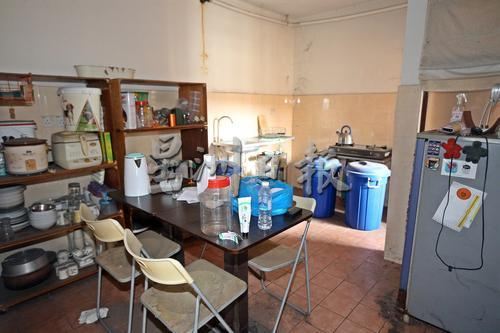 华男被反锁公寓毙命案/女屋主现身喊冤并澄清