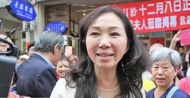 台媒称当郭台铭副手 韩国瑜妻子：今天不是愚人节