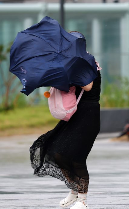 台风“卡努”将走“空前路径”贯穿韩国  济州岛如临大敌　破百航班取消