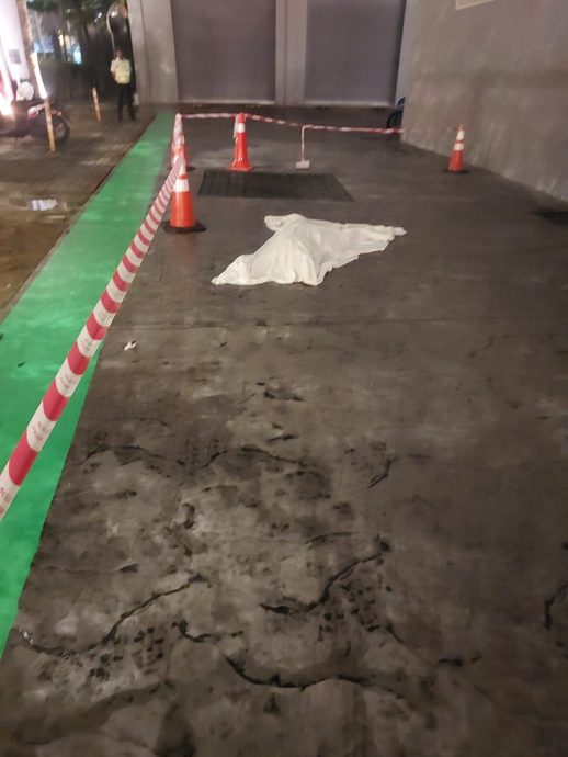 外籍少女爬上阳台垃圾桶跳楼身亡已签发/外籍少女爬上阳台垃圾桶跳楼身亡·警方列猝死案