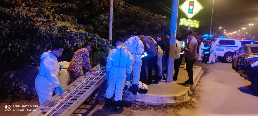 大都会/警向消拯局借长梯抬深沟尸