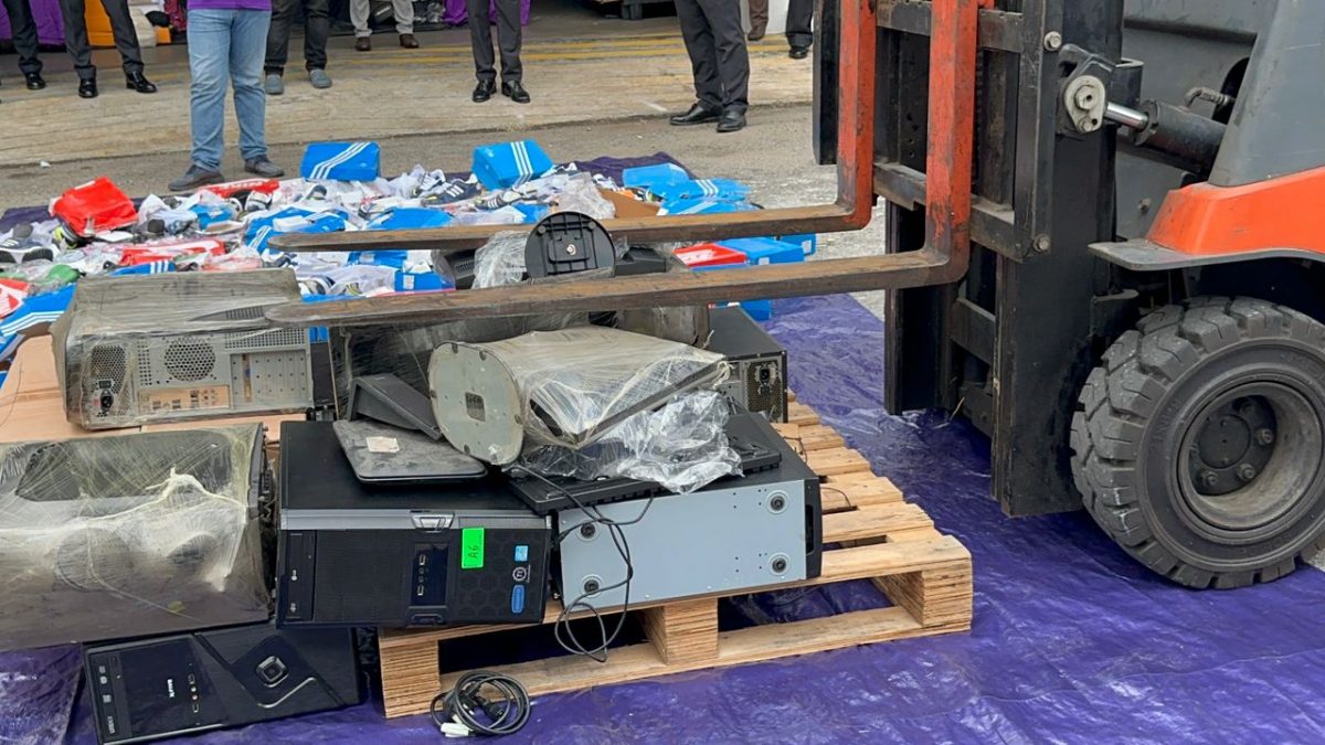 大都会/雪贸费局销毁170万令吉涉50宗案的充公商品!