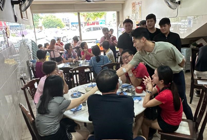 大都会:洪伟扬以独立人士“黑马”姿态上阵,期望万津选民支持下 “扬风启航”