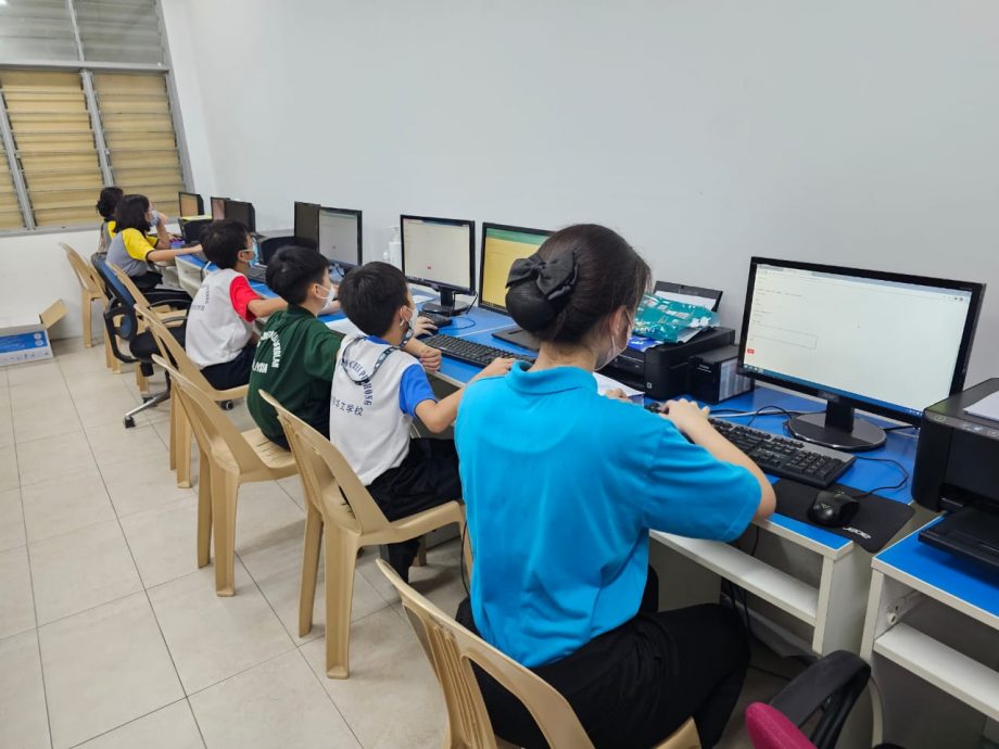 大都会：第27届星洲日报小学生时事问答比赛预赛／8图