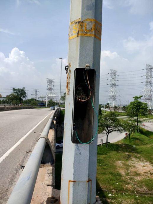 大都会/ME02头/市议会近期更换铝制电线，以减少被偷窃！