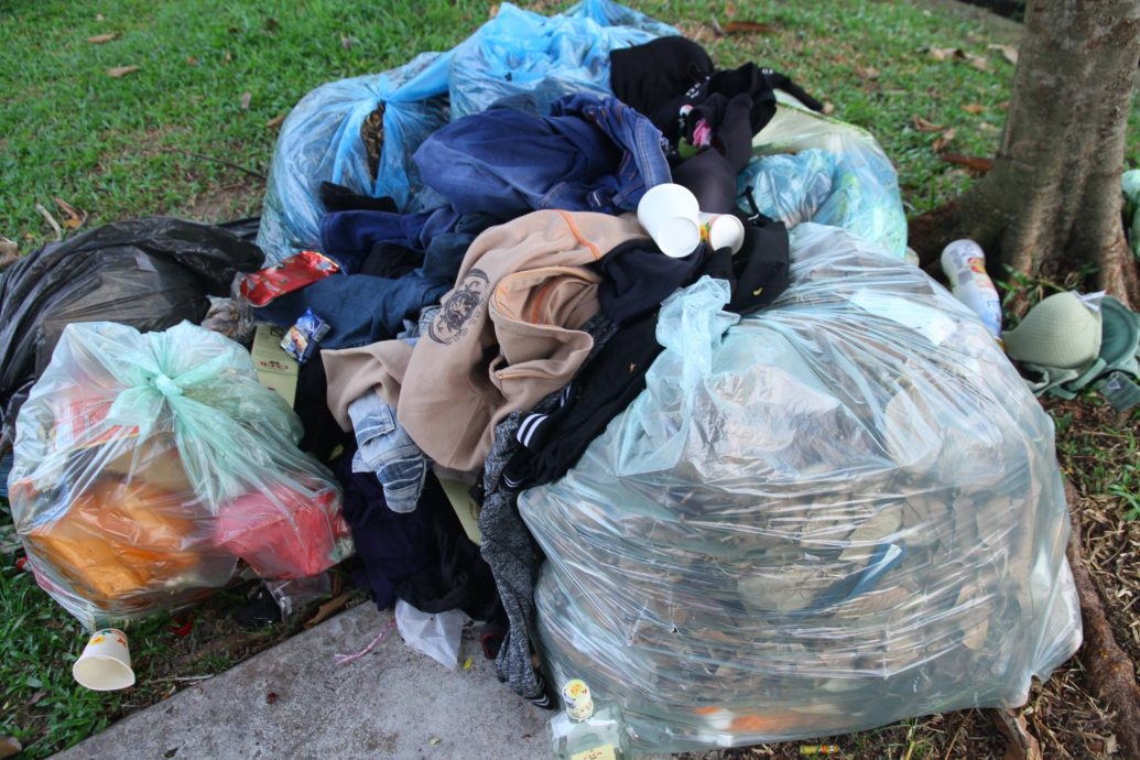 大都会/ME02头/PJ 17区公园 环境恶劣 垃圾处处