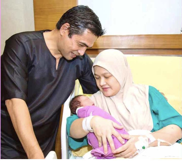 大马太空人再当爸 第7儿子满月了!