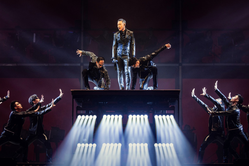 大马第3晚演唱会再曝耳水不平衡 张学友滑倒在地全场惊呼