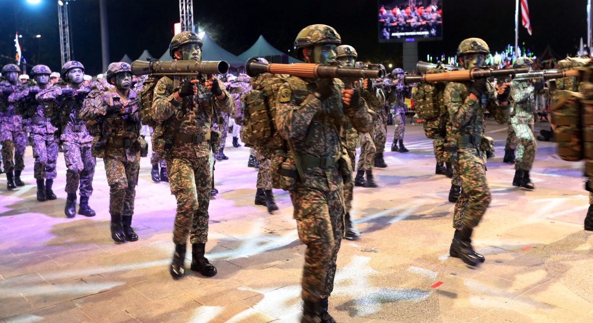 封底//大都会/雪团结政府首国庆活动,吸引逾万人共襄盛举!