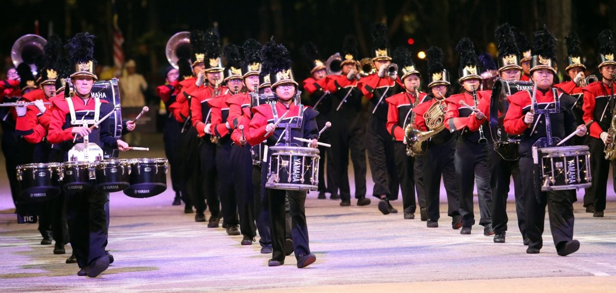 封底//大都会/雪团结政府首国庆活动,吸引逾万人共襄盛举!