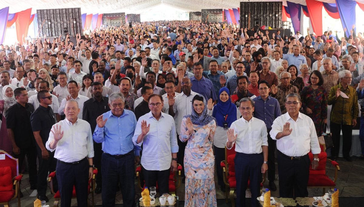 封面头条///安华分享敦依斯迈理念 “须以开明态度救国”