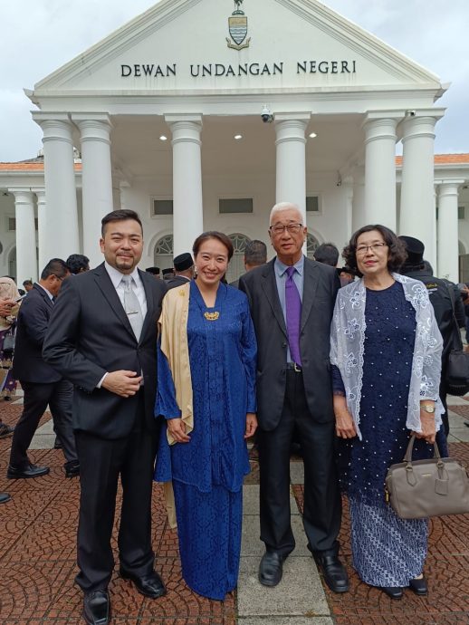 州议会(大北马)5届元老州议员彭文宝 见证女儿宣誓感动又开心