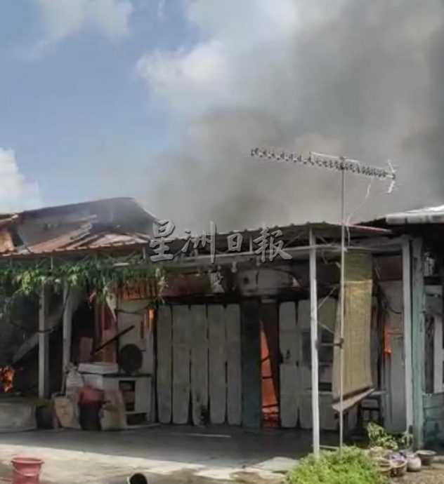 **已签发**柔(完整版):封面:主文:疑小孩玩火闯祸,古来老街三巷至少5民宅被烧