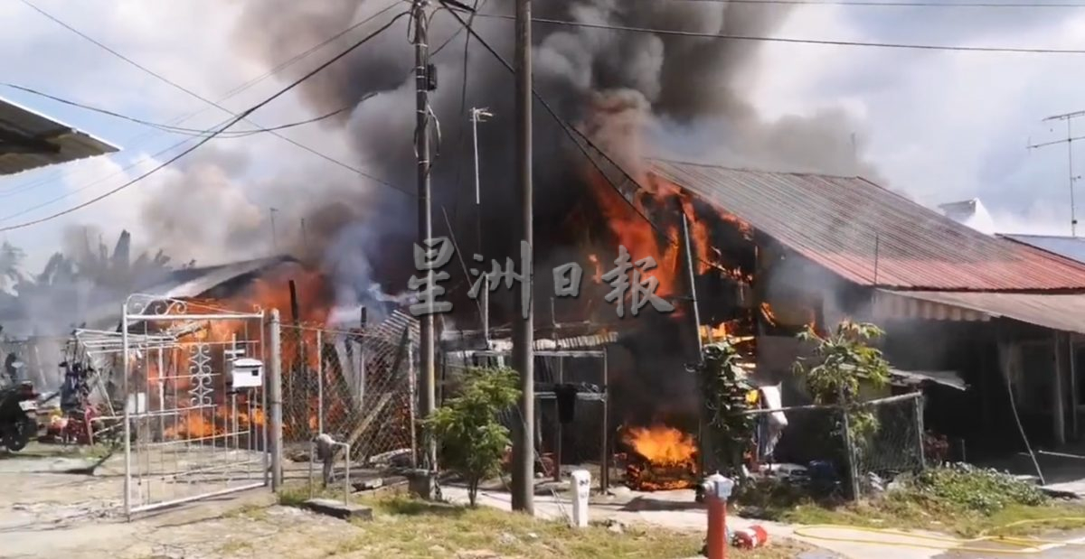 **已签发**柔(完整版):封面:主文:疑小孩玩火闯祸,古来老街三巷至少5民宅被烧