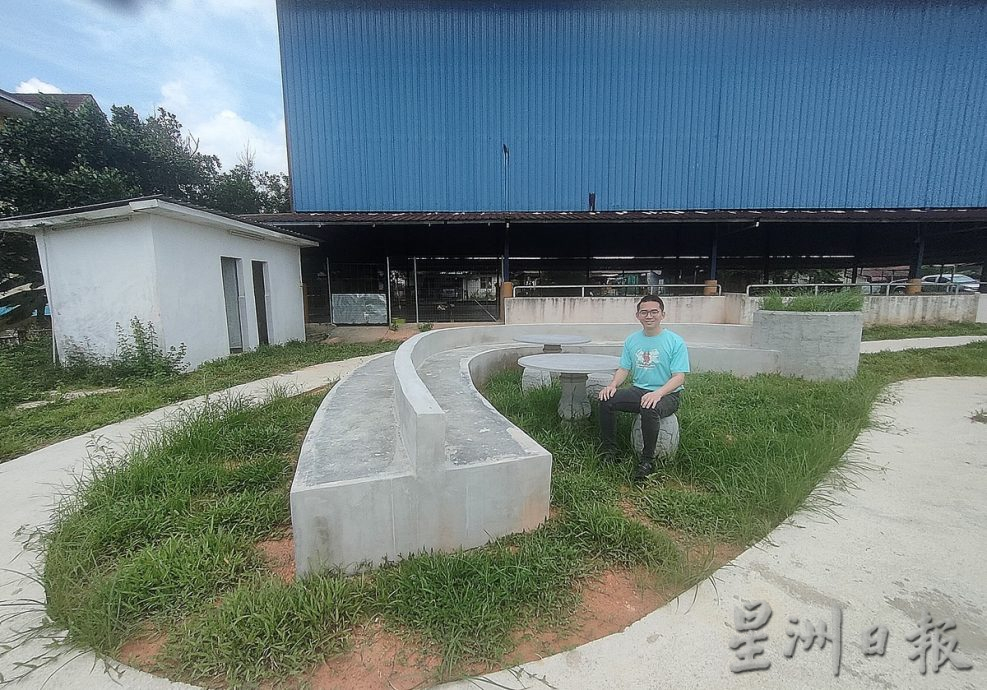 **已签发**柔:封面:【特稿】:彩绘校园,美化泗隆!村委会从华小出发,为新村增亮点