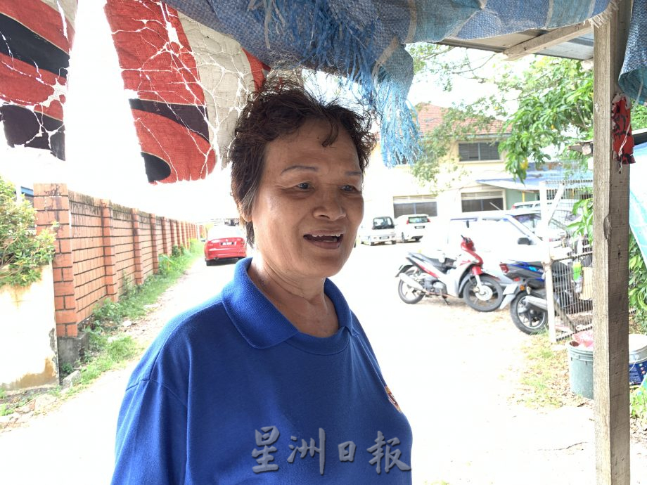 **已签发**柔:封面:【特稿】:老员工的铁饭碗,“南益王梨厂”83岁员工仍服务