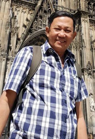 **已签发**柔:封面:主文:柔王室亲善之旅抵东甲,王储挥毫完成“福满堂”
