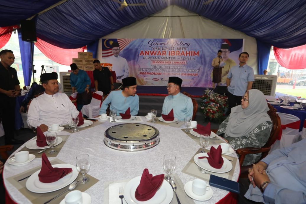 **已签发**柔：封面：首相：团结政府坚决反贪及打贪，致力减轻人民负担