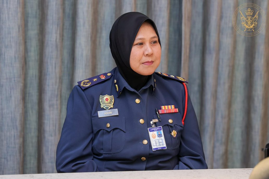 **已签发**柔：甫接任柔消拯局局长职，西蒂罗哈妮获苏丹召见