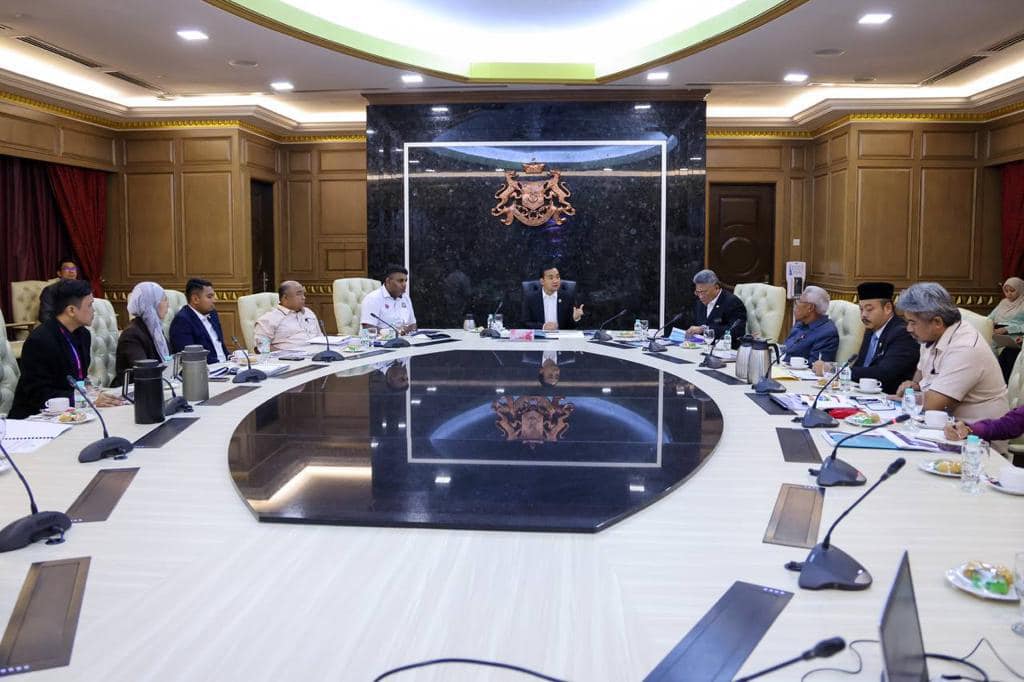 **已签发**柔:第三版头条:柔佛不乏历史建筑和独特景观,大臣:能够吸引国内外游客