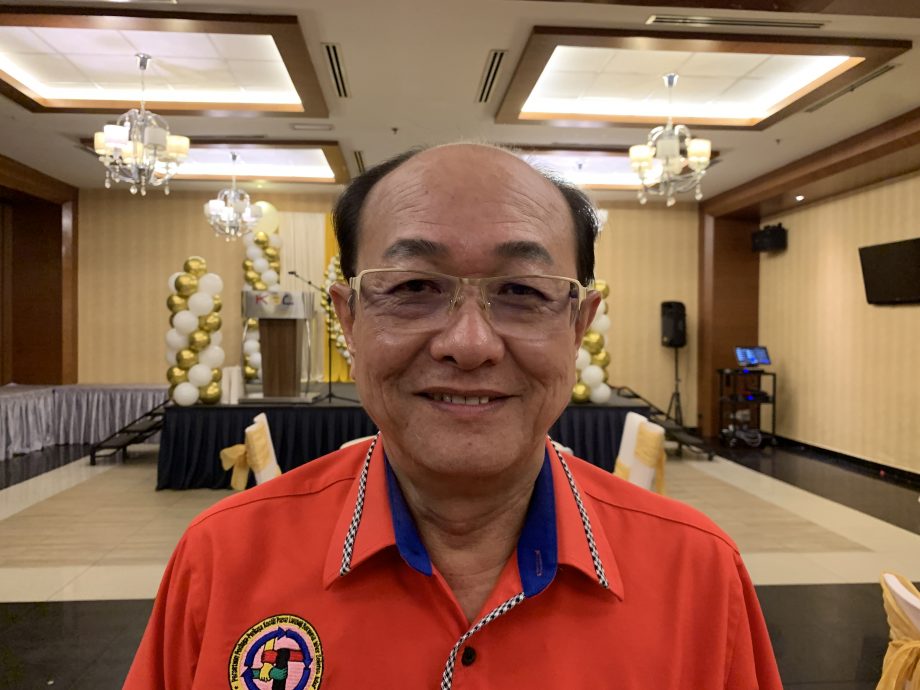 **已签发**柔：第三版头条：JBS警区主任率队，警方夜市宣导罪案防范