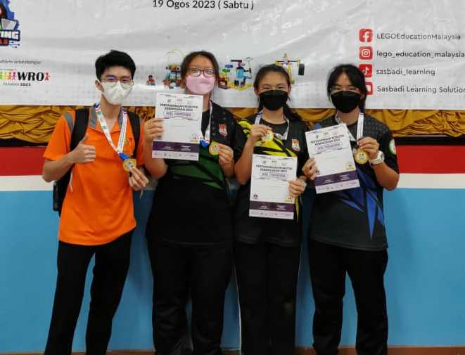 巴占华小 升旗山中学 出征机械人赛全国赛