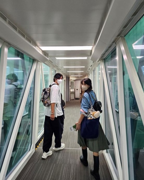 张东健妻子光复节晒游日照 被骂爆急删照道歉