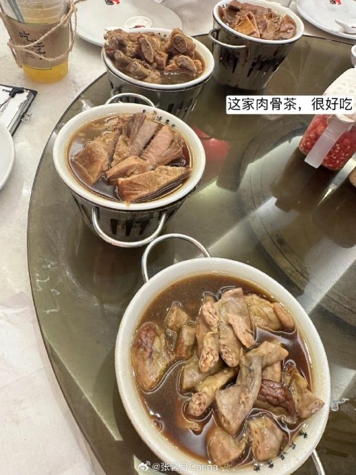 张馨月晒全家福旅马照 佘诗曼抱林峰女儿出镜