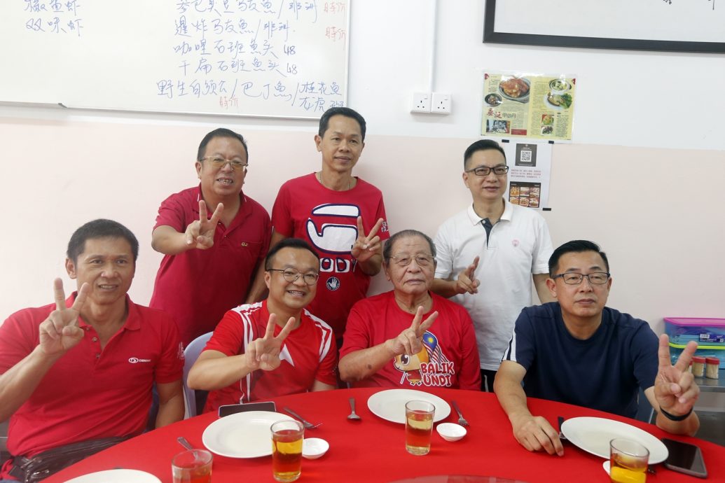必下-大都会/行动党3领袖为游佳豪助选／2图