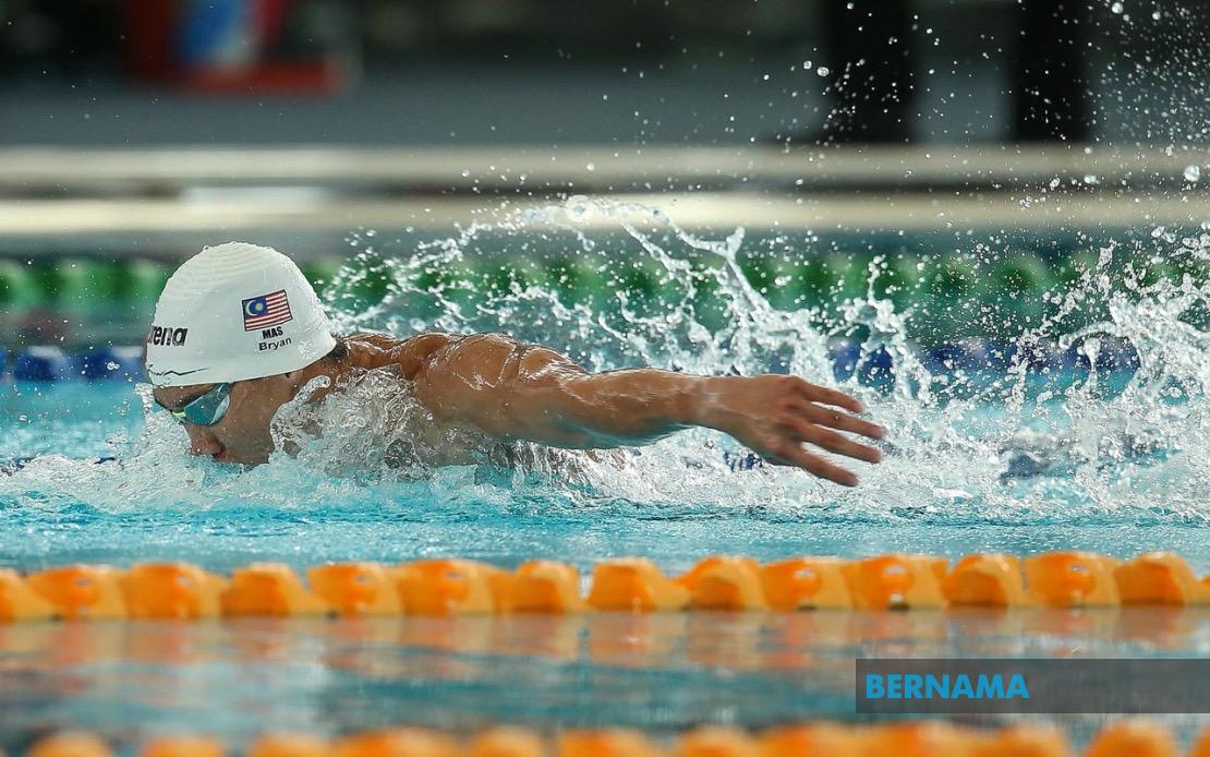 成都世界大学运动会 男50公尺蝶泳游24.35秒 梁馨仁破贝戈14年全国纪录