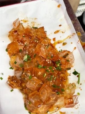 拼盘/“烤了个寂寞”? 中国抖音疯传东北“烤冰块”制作过程