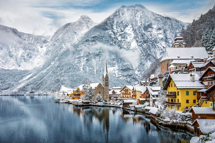 拼盘／奥地利最美小镇居民示威 要求限制游客数量