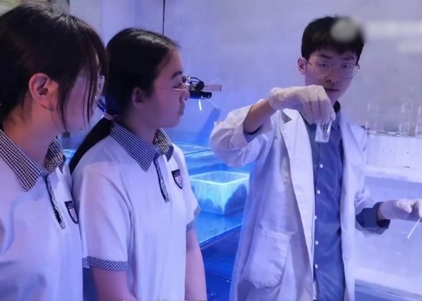 拼盘／爱好融入职业　男子年售逾百万人民币观赏鱼