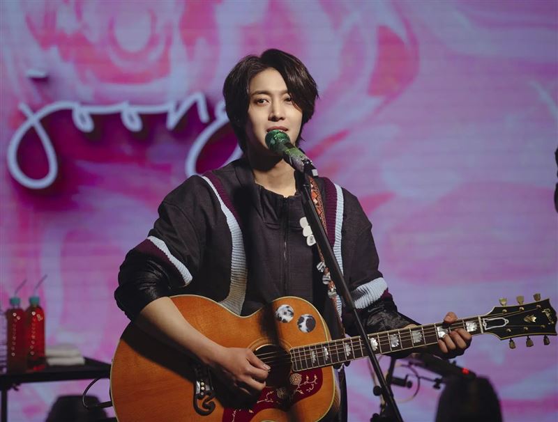 挥别过去丑闻 金贤重为儿周岁大排筵席