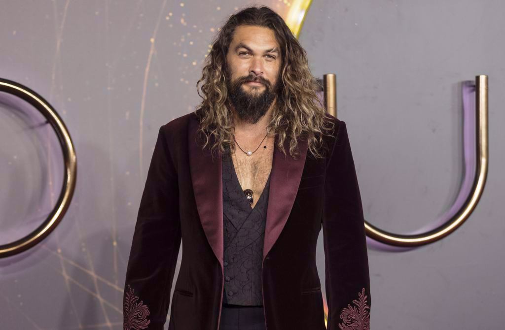 无视夏威夷大火灾情照样度假 芭莉丝希尔顿挨轰