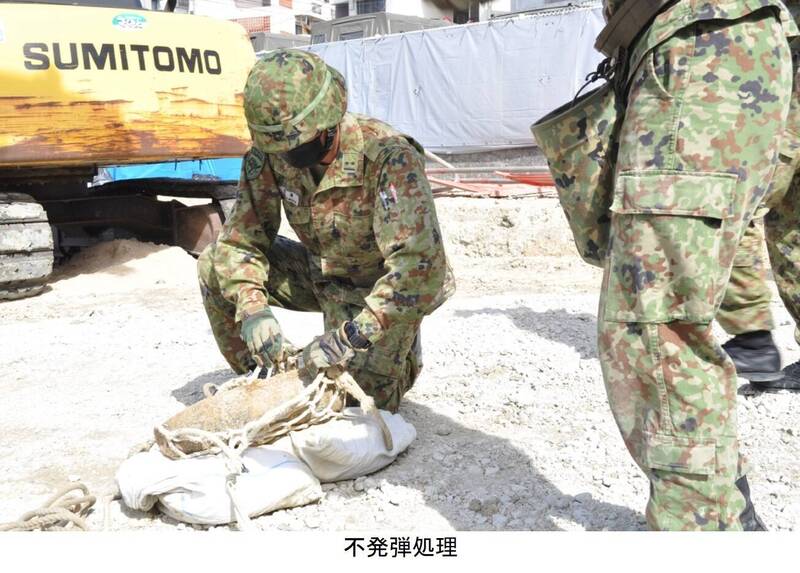 日本冲绳工地挖出未爆弹 居民疏散进行移除