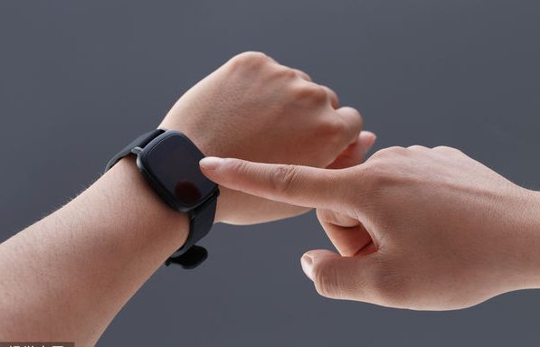 智慧手表表带超脏!美研究:95%藏有害细菌 3材质最惊人