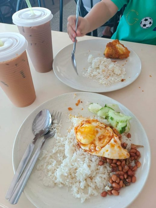 暖势力|给孩子买炸鸡身上不够现金 女子感动被好心陌生人请客