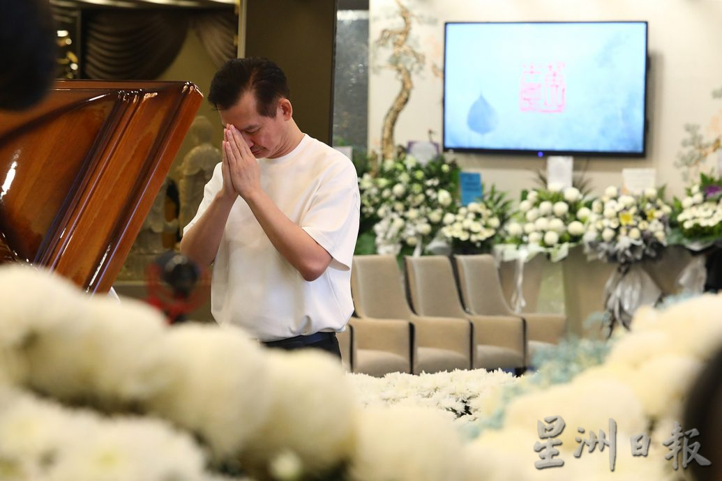 /黄木良 丧府开放吊唁第二天