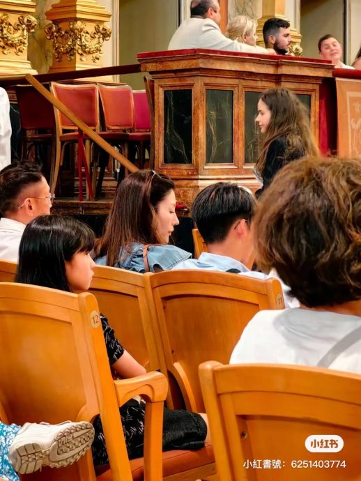 李嘉欣12岁儿子暴风长高 大长腿散发浓浓星味