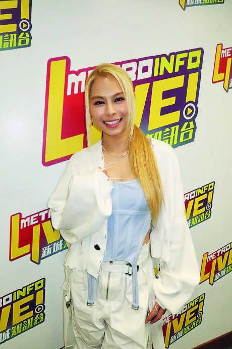 李幸倪迎36岁不再低调 首办千人生日会答谢粉丝