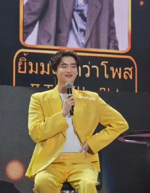 李钟硕超标幸福肥!网崩溃肿成发酵大馒头